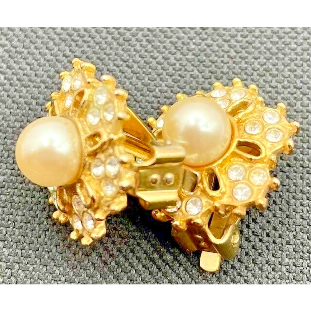 Vintage Richelieu Crystal And Pearl Flower Clip E… - image 4